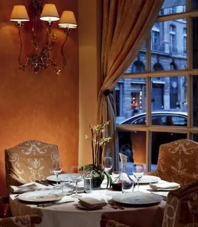 Lotti Paris